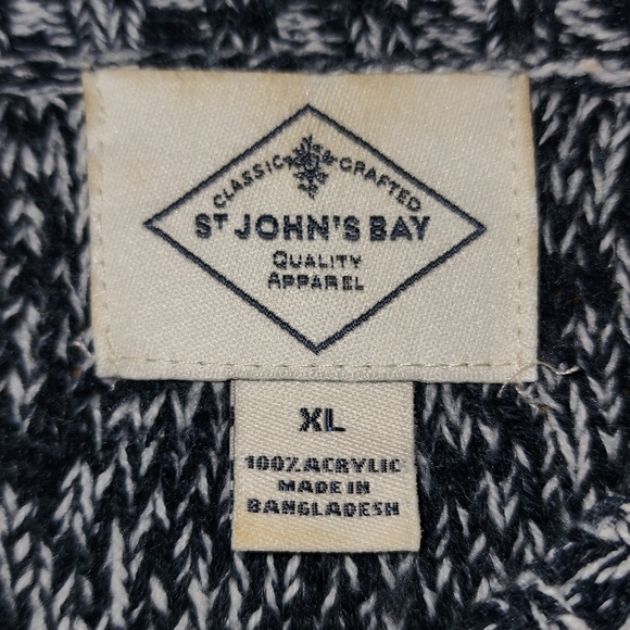 Sweater - Picture 3 of 3